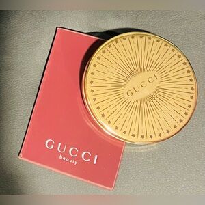 Gucci Opal Pink Highlighter & Gucci Beauty Magnetic Mirror Bundle
